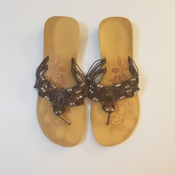 Sandals size: 6. - Picture 3 of 3